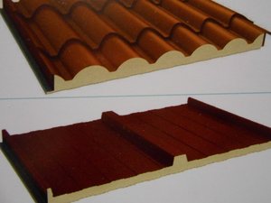 Ailantes y panel sandwich